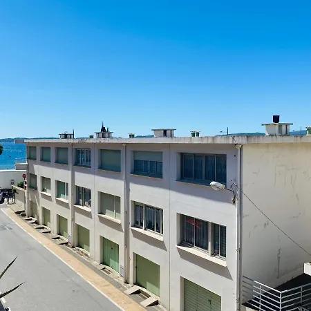 Διαμέρισμα La *